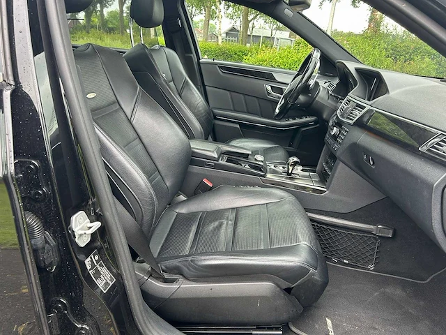 Mercedes-benz e-klasse amg 63 car 2010 | 98-zkz-5 i - afbeelding 26 van  26