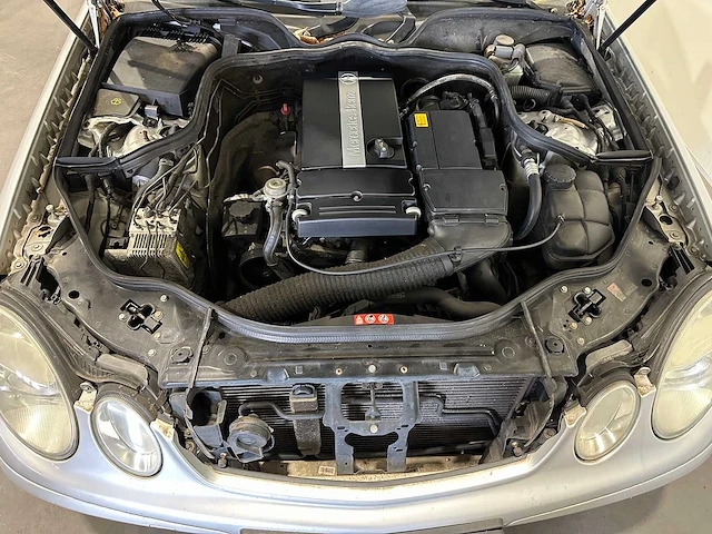 Mercedes-benz e-klasse combi 200 k. classic 3-xxf-87 - afbeelding 11 van  19
