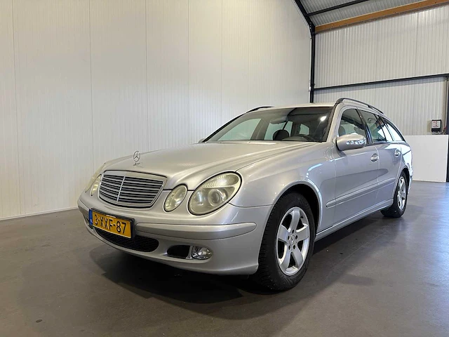Mercedes-benz e-klasse combi 200 k. classic 3-xxf-87 - afbeelding 1 van  19