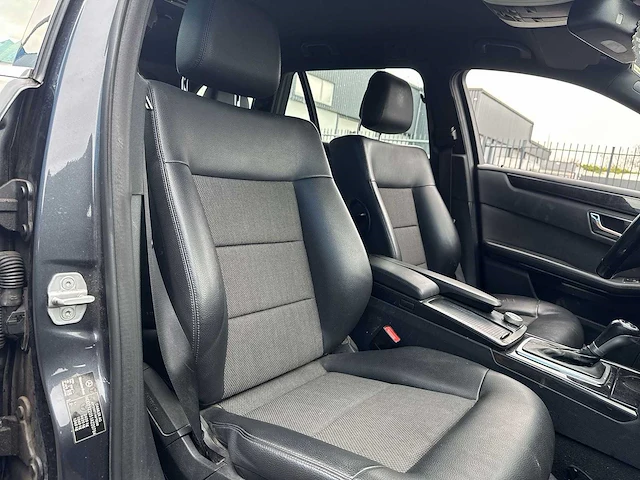 Mercedes-benz e-klasse estate 200 cdi business class avantgarde car 2011 | 88-ptf-3 - afbeelding 20 van  28