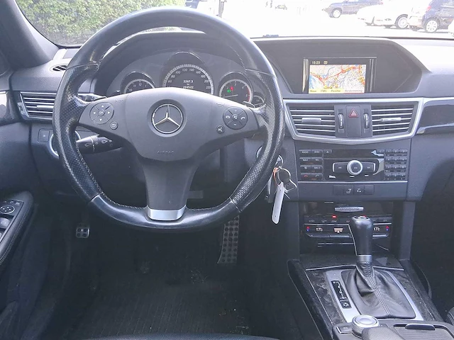 Mercedes-benz e-klasse estate 220 cdi businessclass avantgarde car 2011 | 98-rks-8 - afbeelding 22 van  31