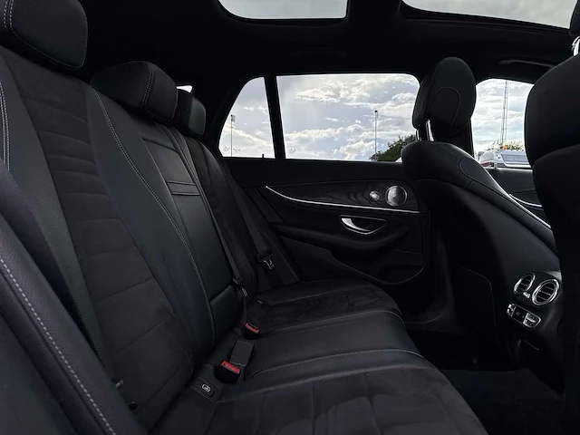 Mercedes-benz e-klasse estate 220 d business solution amg 2018 | xs-955-h - afbeelding 20 van  38