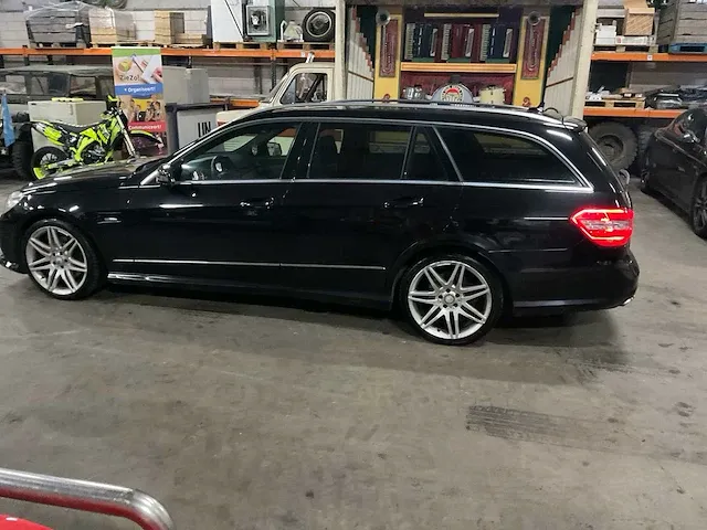 Mercedes-benz e-klasse estate personenauto - afbeelding 26 van  27