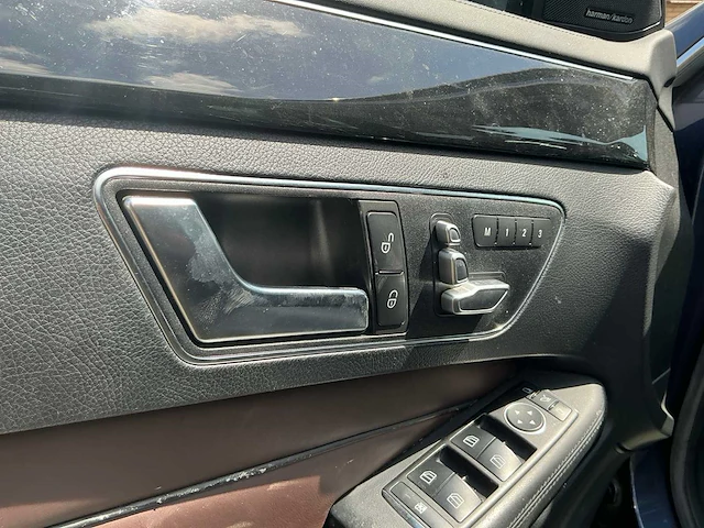 Mercedes-benz e-klasse personenauto (8-ktz-19) - afbeelding 9 van  25