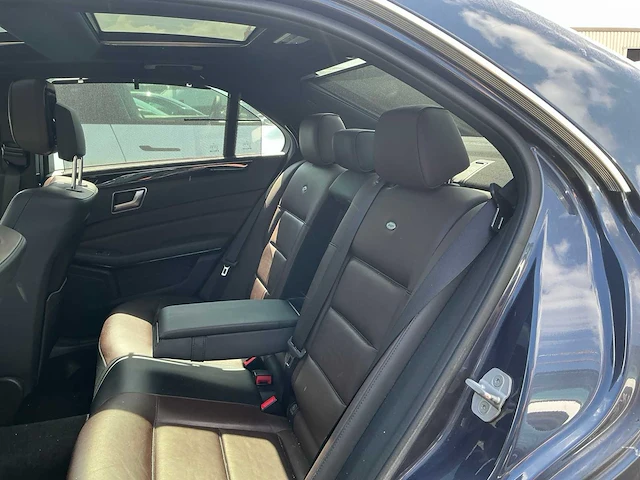 Mercedes-benz e-klasse personenauto (8-ktz-19) - afbeelding 11 van  25