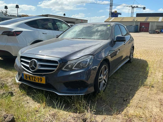 Mercedes-benz e-klasse personenauto (8-ktz-19) - afbeelding 1 van  25