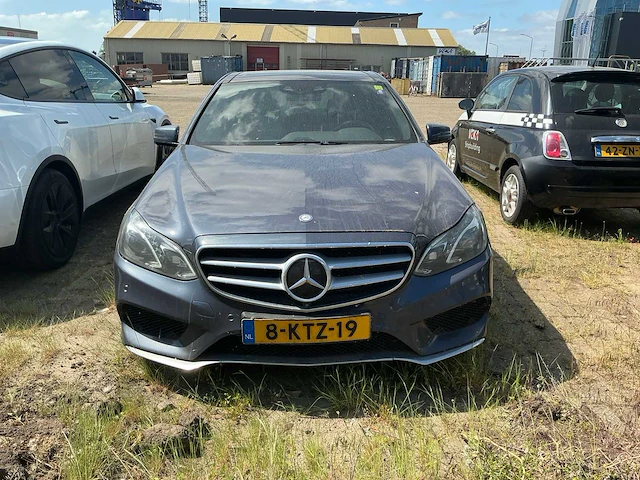 Mercedes-benz e-klasse personenauto (8-ktz-19) - afbeelding 12 van  25