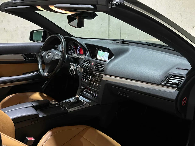 Mercedes-benz e200 cabriolet cgi elegance 184pk 2010 e-klasse, l-490-xx - afbeelding 31 van  39