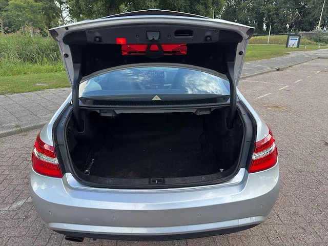Mercedes-benz e200 coupé cgi elegance automaat; 32-skf-4 - afbeelding 14 van  19
