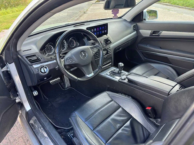 Mercedes-benz e200 coupé cgi elegance automaat; 32-skf-4 - afbeelding 15 van  19
