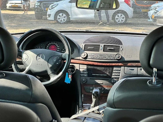 Mercedes-benz e200 k combi. classic automaat, 10-nz-kb - afbeelding 2 van  16