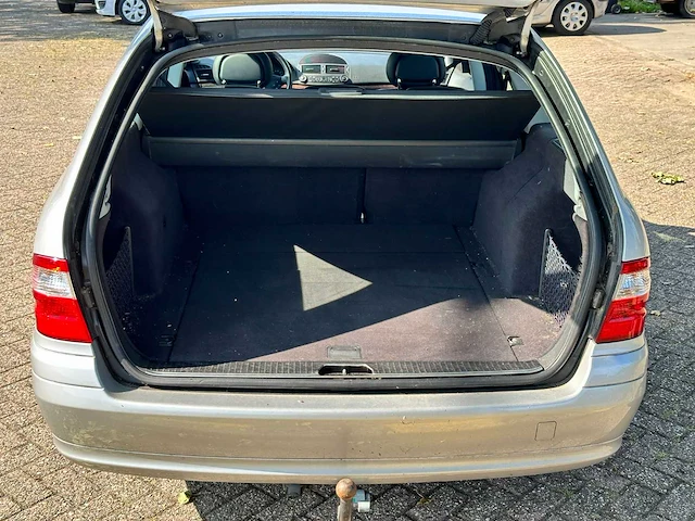 Mercedes-benz e200 k combi. classic automaat, 10-nz-kb - afbeelding 3 van  16