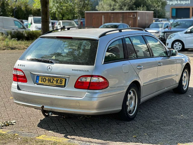 Mercedes-benz e200 k combi. classic automaat, 10-nz-kb - afbeelding 9 van  16