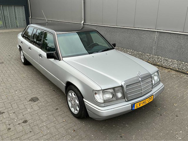 Mercedes-benz e200d limousine - afbeelding 4 van  34