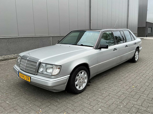 Mercedes-benz e200d limousine - afbeelding 1 van  34
