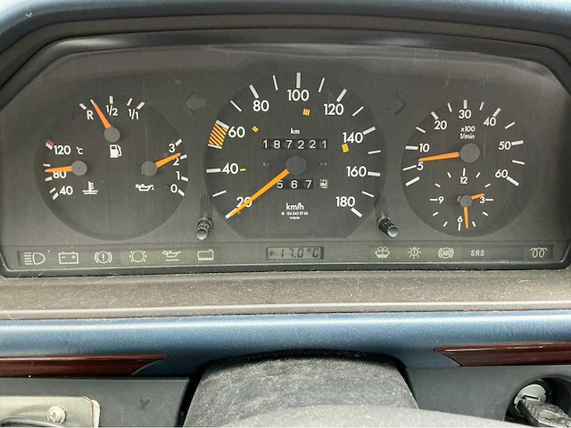 Mercedes-benz e200d limousine - afbeelding 20 van  34