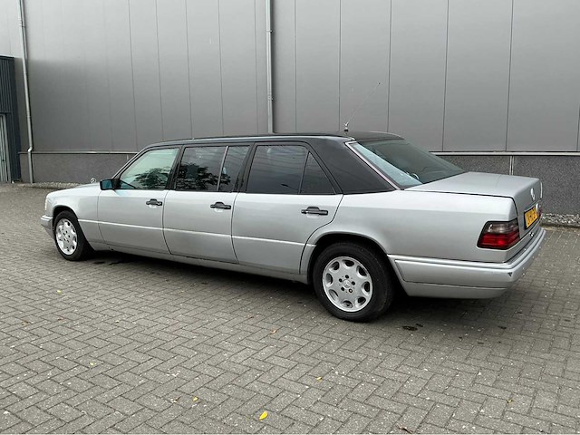 Mercedes-benz e200d limousine - afbeelding 30 van  34