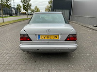 Mercedes-benz e200d limousine - afbeelding 33 van  34
