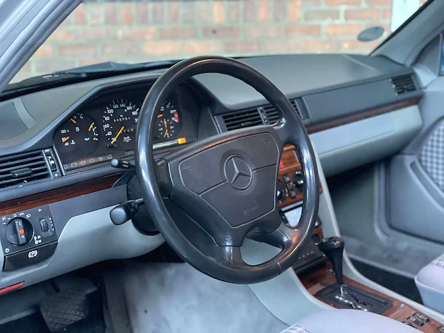 Mercedes-benz e220 s124 e-klasse 2.2 150pk 1994 - afbeelding 10 van  38