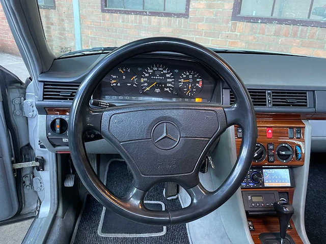 Mercedes-benz e220 s124 e-klasse 2.2 150pk 1994 - afbeelding 11 van  38