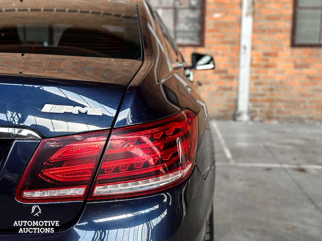 Mercedes-benz e250 amg cgi coupe 204pk 2010 e-klasse - afbeelding 11 van  42