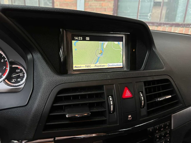 Mercedes-benz e250 amg cgi coupe 204pk 2010 e-klasse - afbeelding 24 van  42
