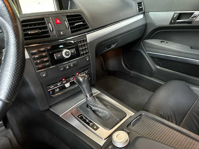 Mercedes-benz e250 amg cgi coupe 204pk 2010 e-klasse - afbeelding 25 van  42