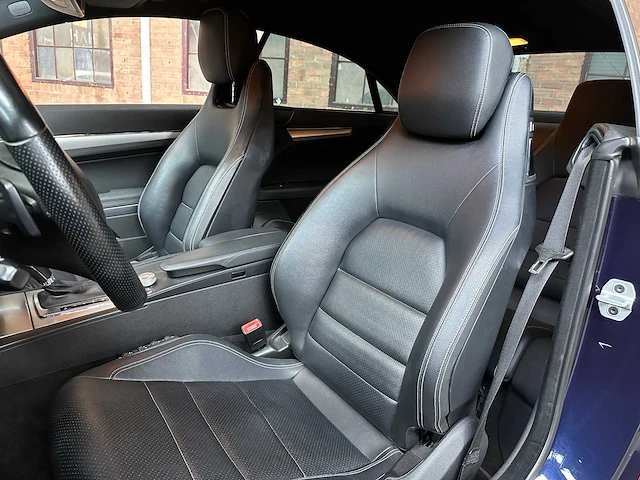 Mercedes-benz e250 amg cgi coupe 204pk 2010 e-klasse - afbeelding 33 van  42