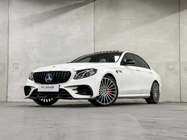 Mercedes-benz e300 amg 245pk 2019 e-klasse, p-728-tx - afbeelding 1 van  71