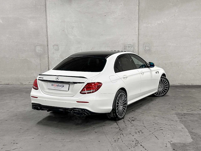 Mercedes-benz e300 amg 245pk 2019 e-klasse, p-728-tx - afbeelding 70 van  71