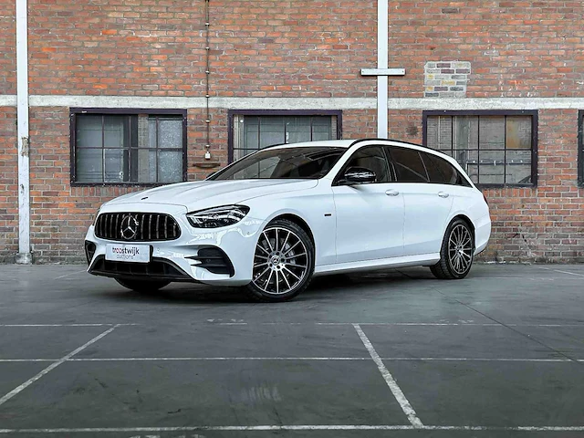 Mercedes-benz e300 de amg line 194pk 2021 plug-in hybrid e-klasse estate, p-967-zg - afbeelding 1 van  51