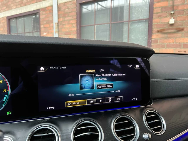 Mercedes-benz e300 de amg line 194pk 2021 plug-in hybrid e-klasse estate, p-967-zg - afbeelding 32 van  51