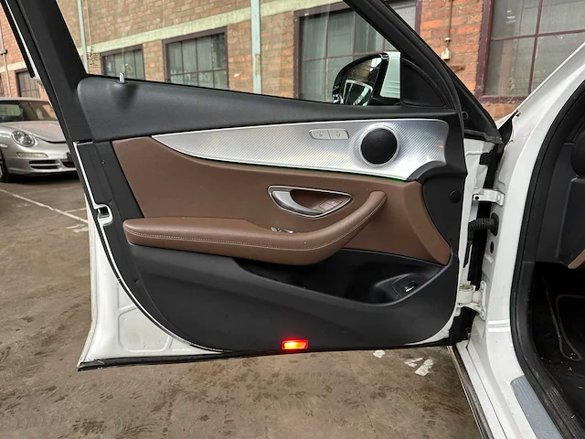 Mercedes-benz e300 e premium plus e-klasse 293pk 2019, g-702-gn - afbeelding 33 van  46