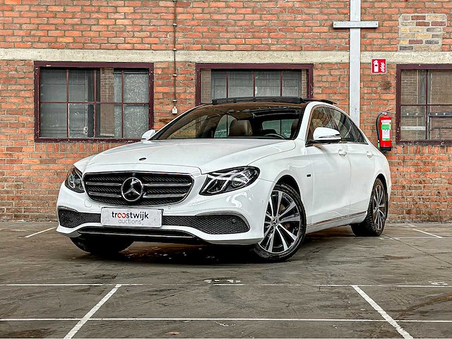 Mercedes-benz e300 e premium plus e-klasse 293pk 2019, g-702-gn - afbeelding 1 van  46