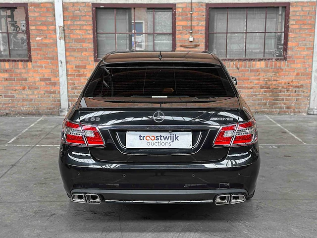 Mercedes-benz e500 amg 5.5 v8 388pk 2010 youngtimer - afbeelding 13 van  44