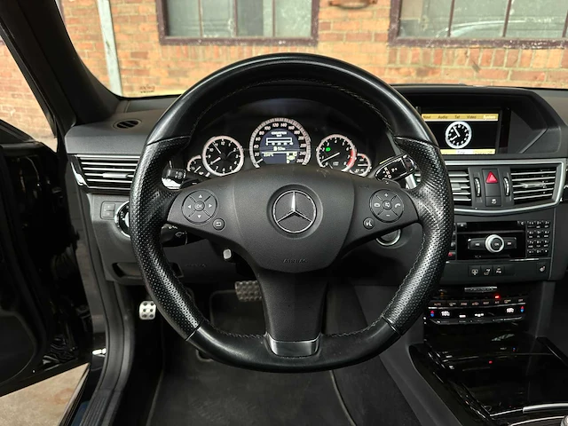 Mercedes-benz e500 amg 5.5 v8 388pk 2010 youngtimer - afbeelding 19 van  44