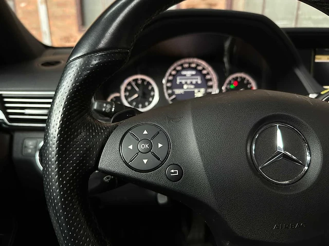 Mercedes-benz e500 amg 5.5 v8 388pk 2010 youngtimer - afbeelding 22 van  44