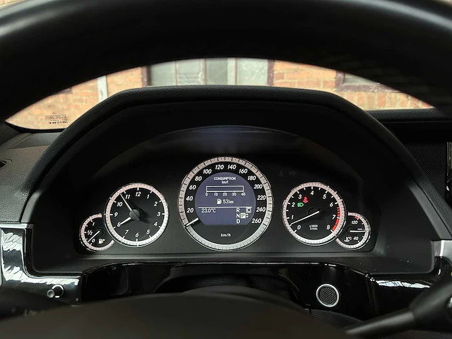 Mercedes-benz e500 amg 5.5 v8 388pk 2010 youngtimer - afbeelding 26 van  44