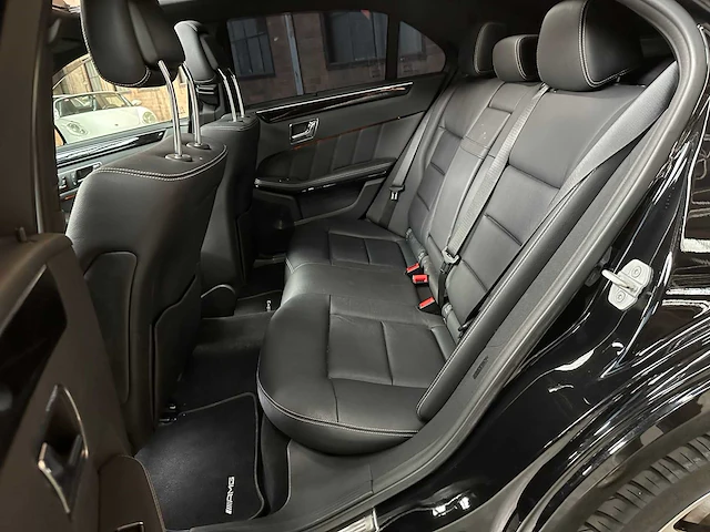 Mercedes-benz e500 amg 5.5 v8 388pk 2010 youngtimer - afbeelding 40 van  44