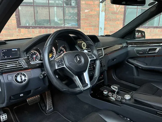 Mercedes-benz e63 amg estate designo 5.5 v8 525pk 2012 - afbeelding 23 van  72