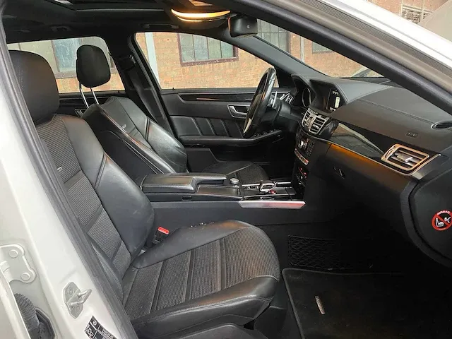 Mercedes-benz e63 estate amg 5.5 v8 4matic e-klasse 557pk 2015 orig-nl, 2-zfk-64 - afbeelding 59 van  72