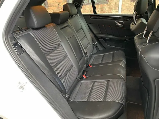 Mercedes-benz e63 estate amg 5.5 v8 4matic e-klasse 557pk 2015 orig-nl, 2-zfk-64 - afbeelding 60 van  72