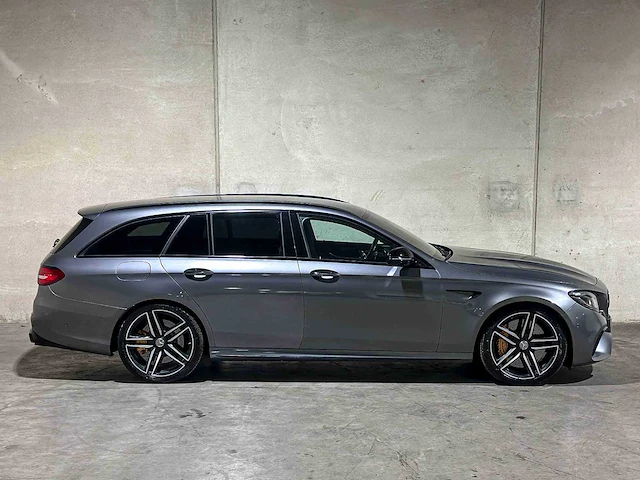 Mercedes-benz e63s estate amg 4.0 v8 4matic premium plus 612pk 2017 e-klasse, nl-kenteken - afbeelding 2 van  47