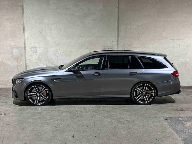 Mercedes-benz e63s estate amg 4.0 v8 4matic premium plus 612pk 2017 e-klasse, nl-kenteken - afbeelding 10 van  47