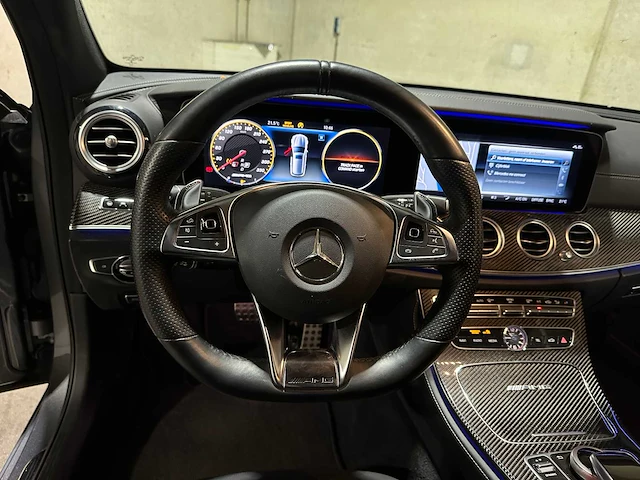 Mercedes-benz e63s estate amg 4.0 v8 4matic premium plus 612pk 2017 e-klasse, nl-kenteken - afbeelding 13 van  47