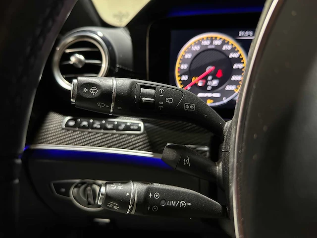 Mercedes-benz e63s estate amg 4.0 v8 4matic premium plus 612pk 2017 e-klasse, nl-kenteken - afbeelding 18 van  47