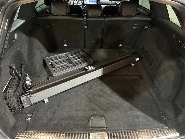 Mercedes-benz e63s estate amg 4.0 v8 4matic premium plus 612pk 2017 e-klasse, nl-kenteken - afbeelding 33 van  47