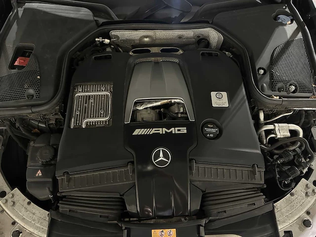 Mercedes-benz e63s estate amg 4.0 v8 4matic premium plus 612pk 2017 e-klasse, nl-kenteken - afbeelding 41 van  47