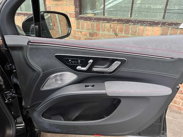 Mercedes-benz eqs suv eqs450 4matic amg line 7p 108 kwh 360pk 2023 (origineel-nl + 1e eigenaar), s-552-kz - afbeelding 54 van  62