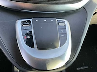 Mercedes-benz eqv 300 l3 avantgarde personenauto (8 personen) - afbeelding 6 van  36